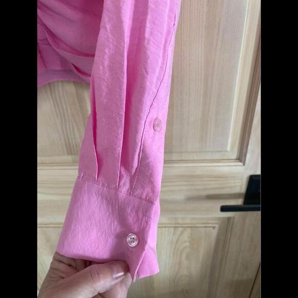 Women’s ZARA Solid Pink V-neck button up blouse. Size Large - Picture 2 of 9